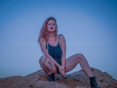 Nahá fotka uniklých OnlyFans od Carrie Keagan