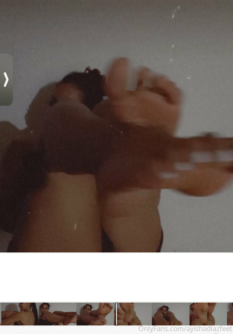 Обнаженная фотография утечки OnlyFans от Ayishadiazfeet