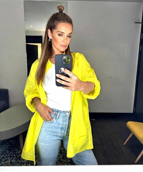 Nacktes geleaktes OnlyFans-Foto von Louise Redknapp