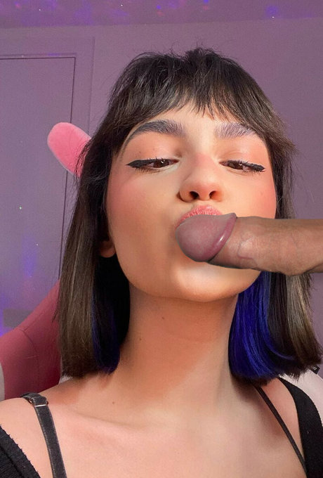 Nahá fotka uniklých OnlyFans od Miaxmon
