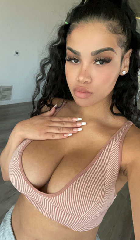 Sheismichaela