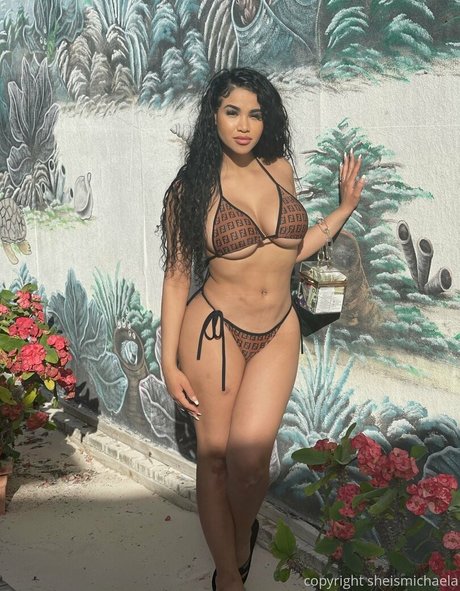Sheismichaela