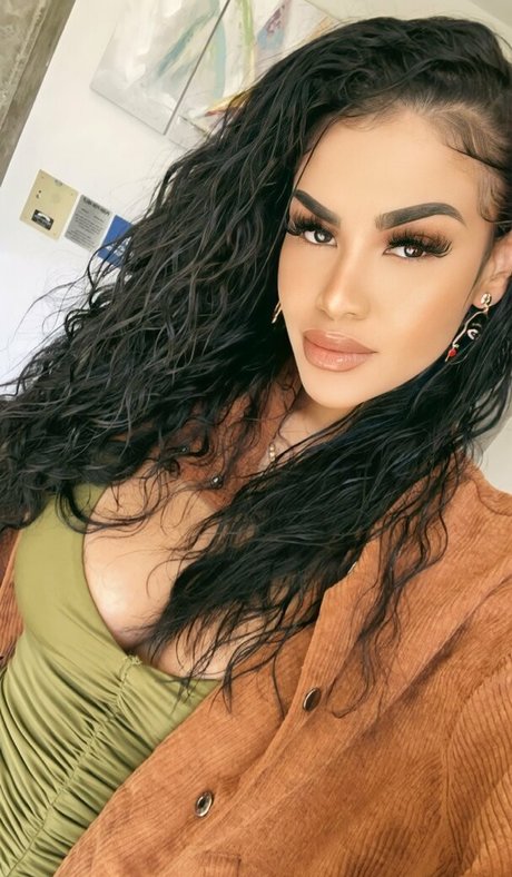 Sheismichaela