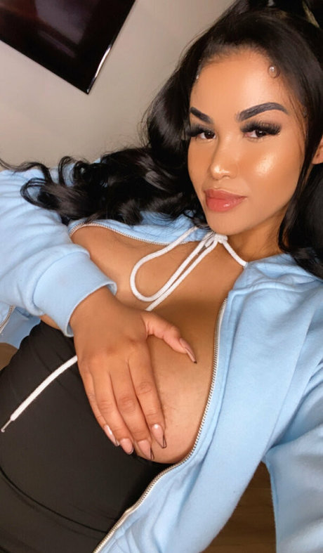 Sheismichaela