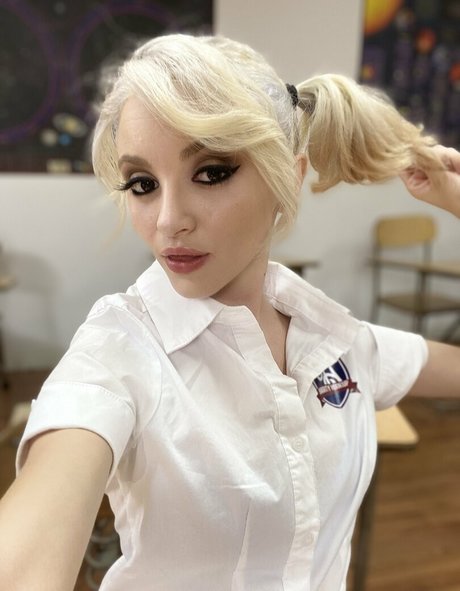 Lola Fae