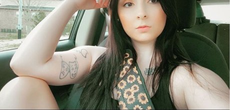 Naakte gelekte OnlyFans-foto van Destiny Wachter
