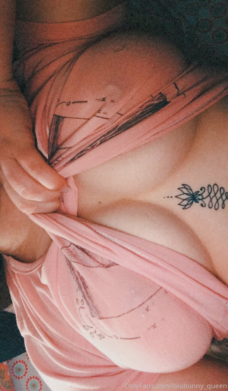 Nahá fotka uniklých OnlyFans od Foxyuzumaki