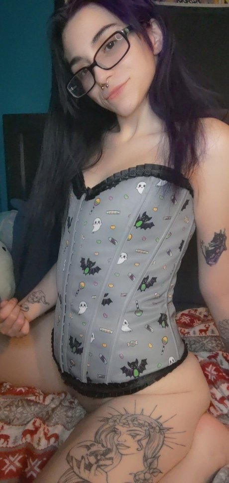 Naken lekkede OnlyFans-bilde av Satanicsweetheart