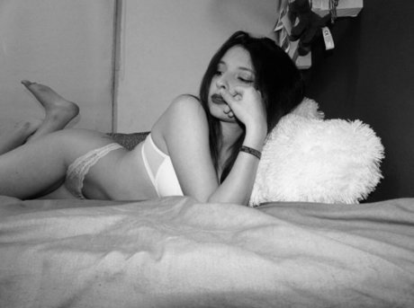 Naken lekkede OnlyFans-bilde av Saruka