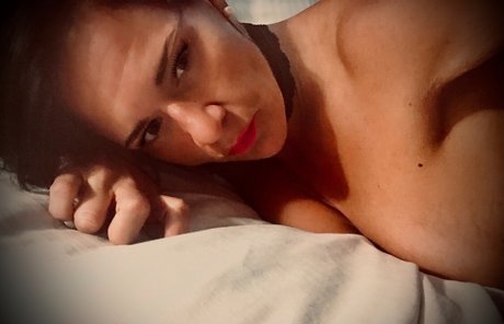 Naken lekkede OnlyFans-bilde av Saraenglish