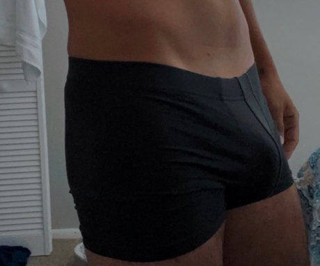 Naken lekkede OnlyFans-bilde av Santi