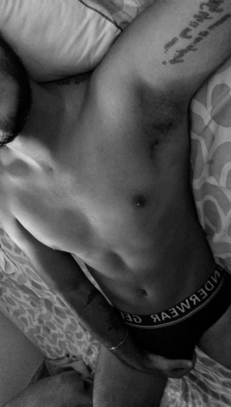 Naken lekkede OnlyFans-bilde av Santiago Ramn Chaux