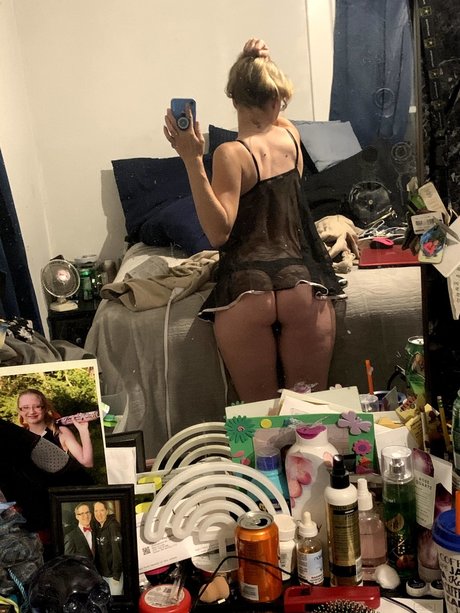 Naken lekkede OnlyFans-bilde av Sampampm Mary