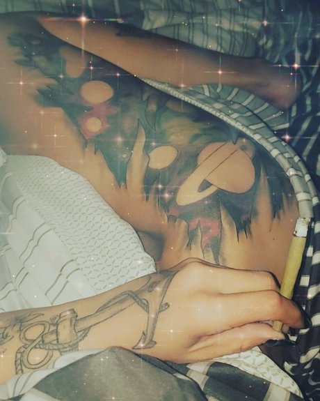 Naken lekkede OnlyFans-bilde av Sammi Sativa