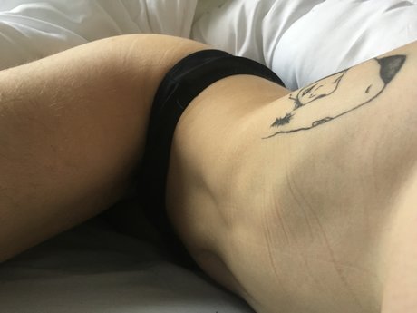 Naken lekkede OnlyFans-bilde av Syd The Kitten