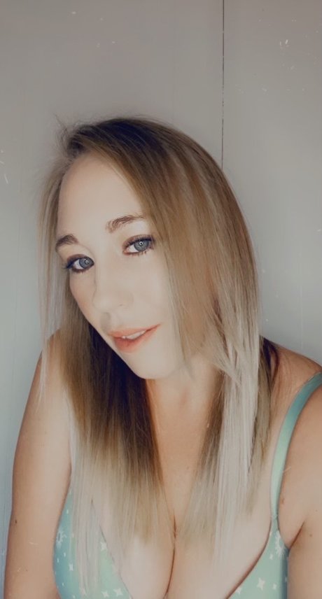Naken lekkede OnlyFans-bilde av Tabitha