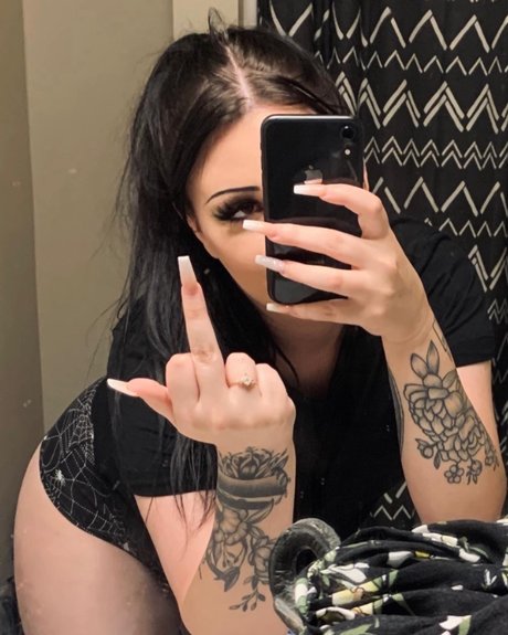 Naken läckt OnlyFans-bild av  