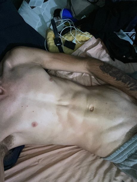 Alaston vuotanut OnlyFans-kuva Lucifer98