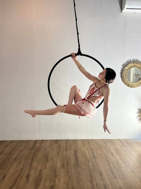 Naakte gelekte OnlyFans-foto van Katrin Mozzevip