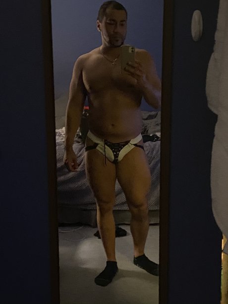 Naken lekkede OnlyFans-bilde av Biglegslatin19