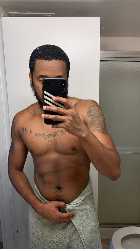 Naken lekkede OnlyFans-bilde av The Rulerxxx 