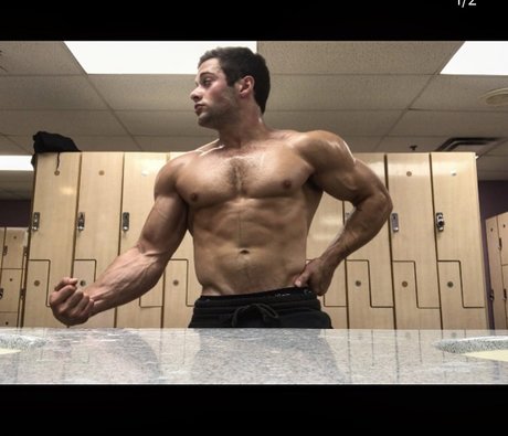 Nahá fotka uniklých OnlyFans od Troy