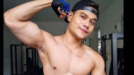 Naken lekkede OnlyFans-bilde av Thelenin