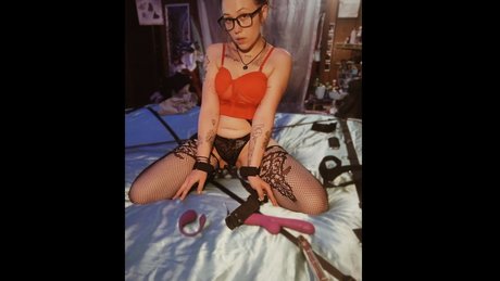 Naken lekkede OnlyFans-bilde av  Starlitexoxo 