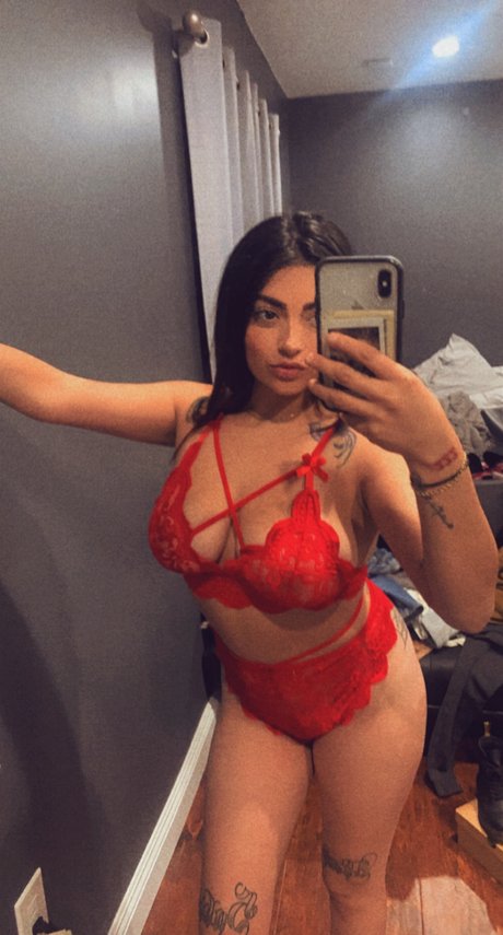Naken läckt OnlyFans-bild av Sune