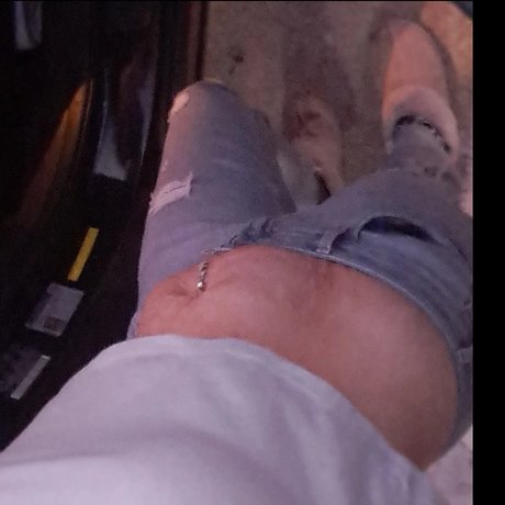 Naken lekkede OnlyFans-bilde av Holli Phoenix