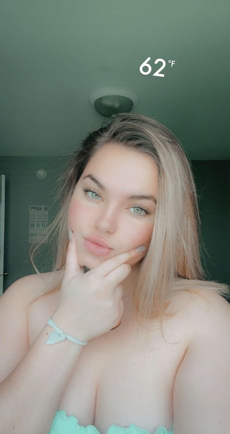 Naken lekkede OnlyFans-bilde av Keira Kilgore