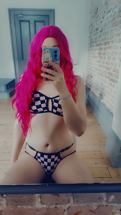 Nahá fotka uniklých OnlyFans od  Lola Lush 