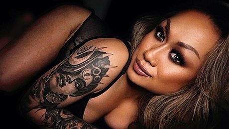 Naken lekkede OnlyFans-bilde av  Ts Isis Magiqelle  Top 6 