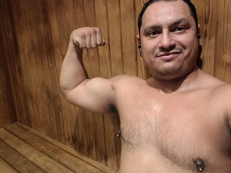 Naken lekkede OnlyFans-bilde av Bonifico Salinas