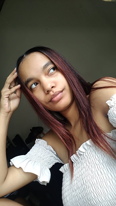 Naken lekkede OnlyFans-bilde av Yisela Escobar