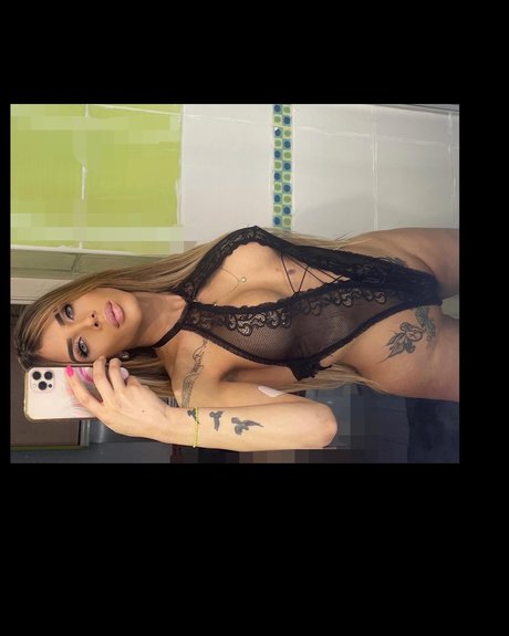 Naken lekkede OnlyFans-bilde av Nicol Smith