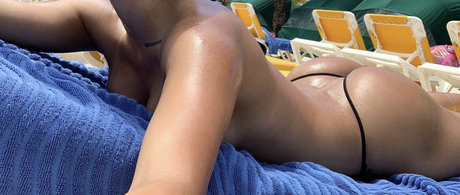 Обнаженная фотография утечки OnlyFans от Naomi Taylor