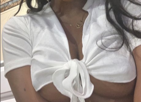 Naken lekkede OnlyFans-bilde av Lamya Rose