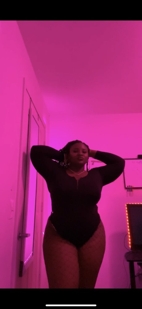 Naken lekkede OnlyFans-bilde av Double Dds