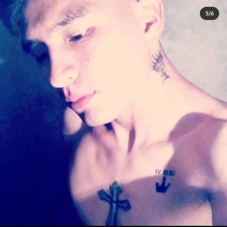 Naken lekkede OnlyFans-bilde av Abraham
