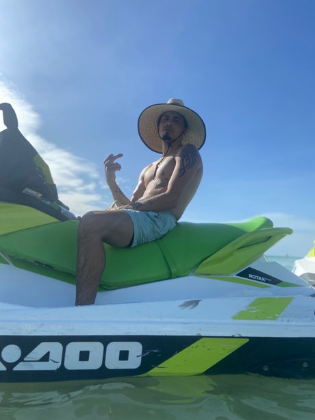 Naken läckt OnlyFans-bild av Anthony 