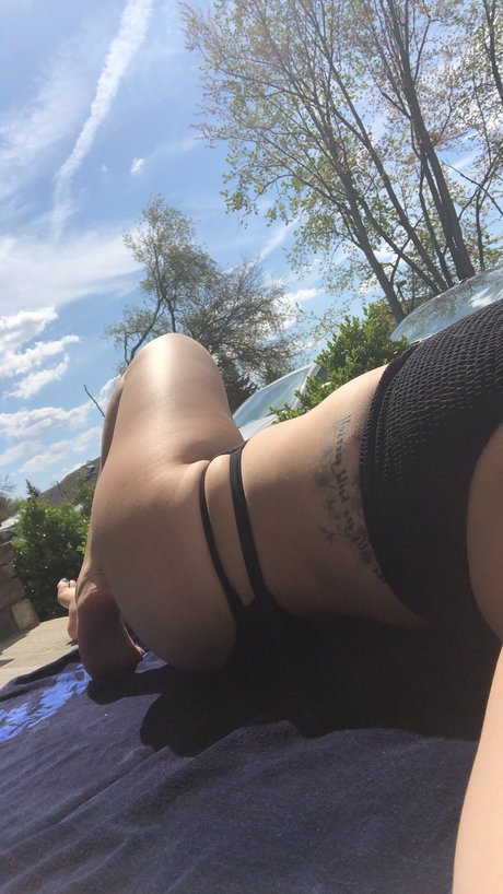 Naken lekkede OnlyFans-bilde av Snow