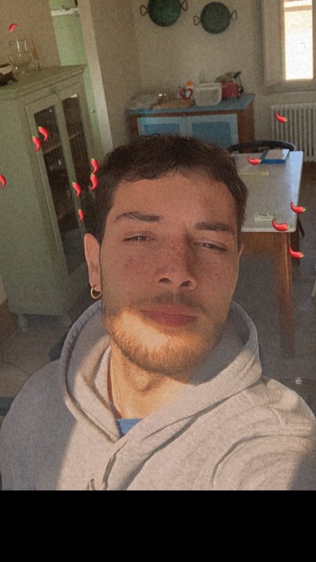 Naken lekkede OnlyFans-bilde av Filippo Mariucci