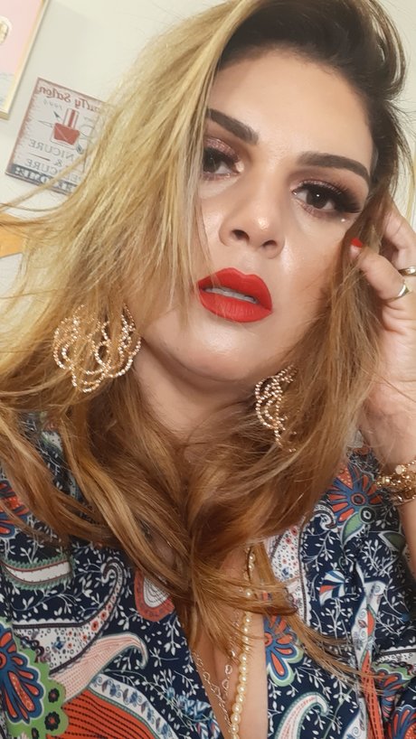 Alaston vuotanut OnlyFans-kuva Aline Bertuci