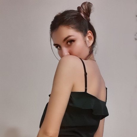 Naken lekkede OnlyFans-bilde av Shine