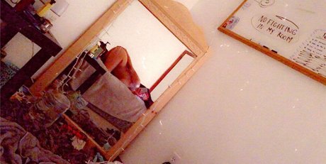 Nahá fotka uniklých OnlyFans od Leigh