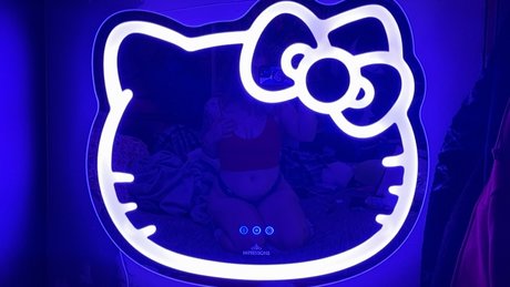 Naken lekkede OnlyFans-bilde av Lucy