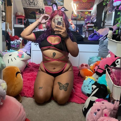 Nahá fotka uniklých OnlyFans od Omg Kitty 