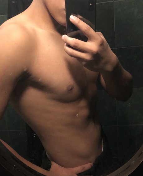 Alaston vuotanut OnlyFans-kuva Julio Torres