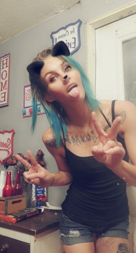 Naken lekkede OnlyFans-bilde av Nsayn